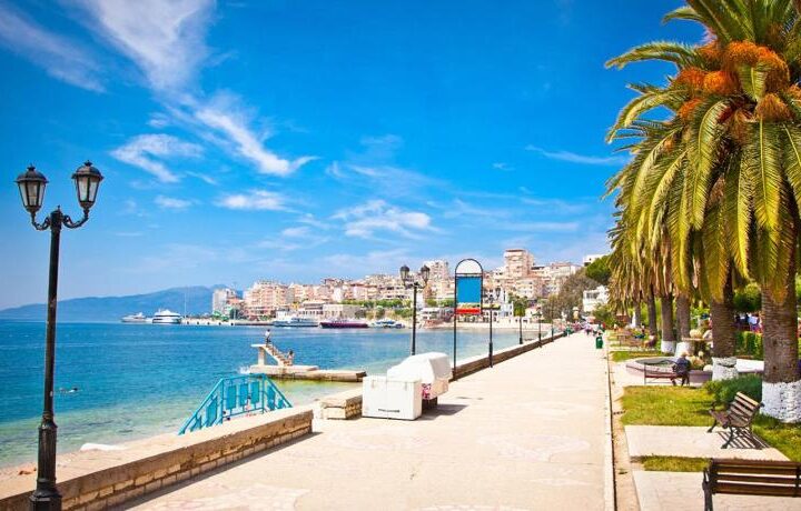 Stroll The Hasan Tahsini Boulevard